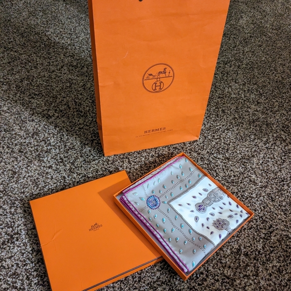 NWB Hermès Scarf 90 "Tresors Retrouves" - by Annie Faivre - Picture 2 of 9